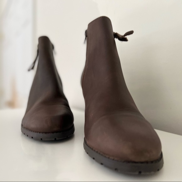 Clarks Verona Trish Taupe Leather Womens - Picture 3 of 8